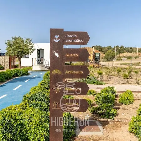 Higueronrentals Greenhouse
